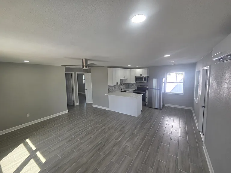 14906 N Bayshore Dr #2 — Photo 3