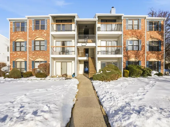 341 Danbury Ln, East Brunswick, NJ 08816