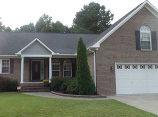 203 Deerfield Dr, New Bern, NC 28562