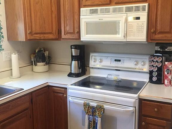 4th image of 4537 Hampshire Dr