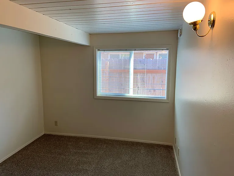 241-937- 945 NW Grant Ave ( 4) — Photo 6