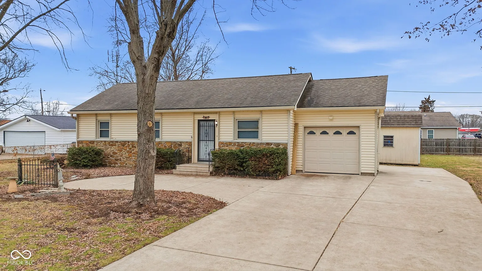 3112 S Kercheval Dr photo 1