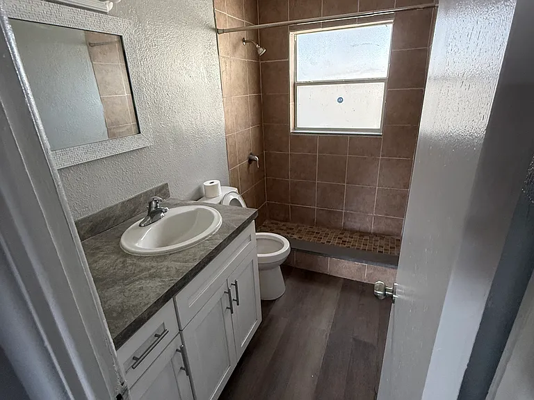 4012 Meadowbrook Ave — Photo 7