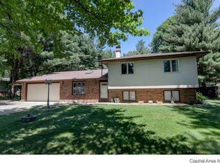 6058 Horseview Dr, Springfield, IL 62712