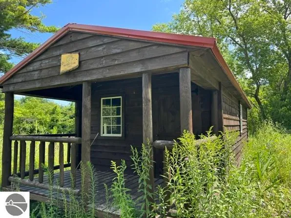 2179 Conrad Rd, Standish, MI 48658
