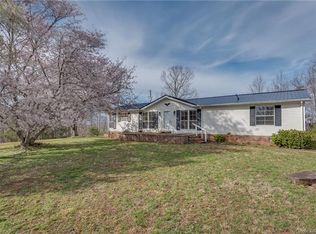 141 Cl Conner Trl, Lake Lure, NC 28139