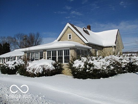 2nd image of 279 E Franklin St