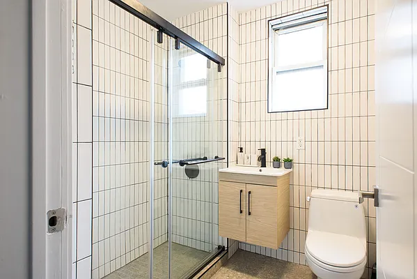 Rented by Urban Furnished LLC | media 21