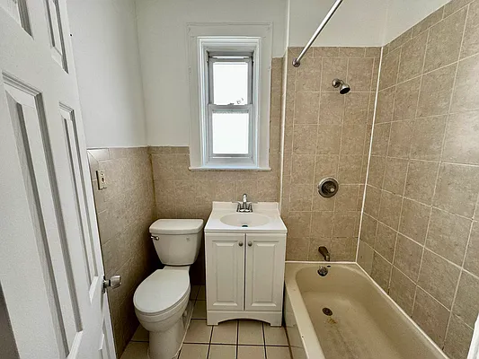 Rented by Amorelli Realty | media 9