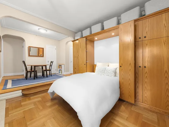 161 East 88th Street 6C image 3 of 6