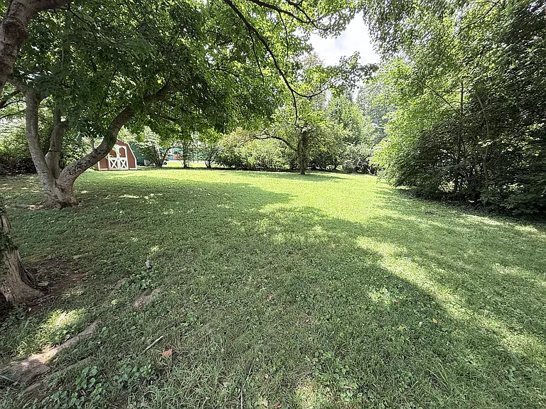 8504 Charing Cross Rd — Photo 18