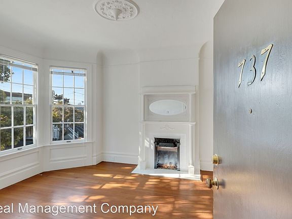 4th image of 737 Wisconsin St
