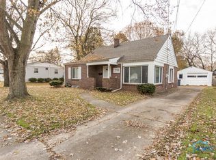 730 Pine St, Perrysburg, OH