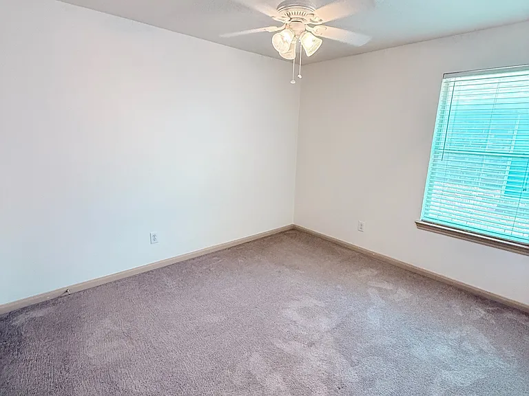 2345 Aurora Dr — Photo 21
