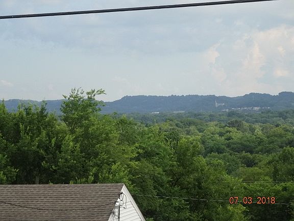 5th image of 3804 Lookout Dr