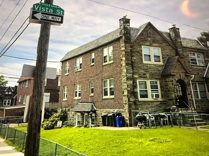 1st image of 3446 Vista St #1