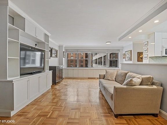 2nd image of 15 W 72nd St APT 7V