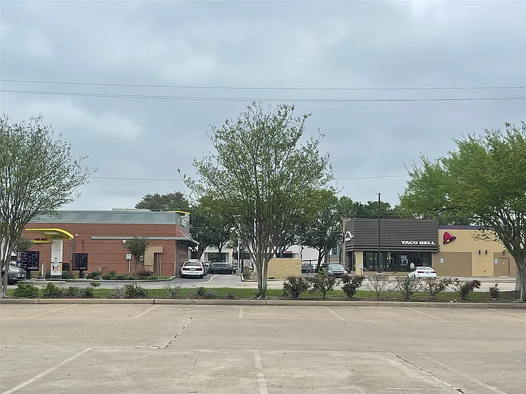 9602 Val Verde St — Photo 44