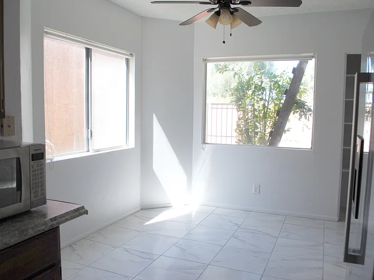 2121 N Villas Ln — Photo 25