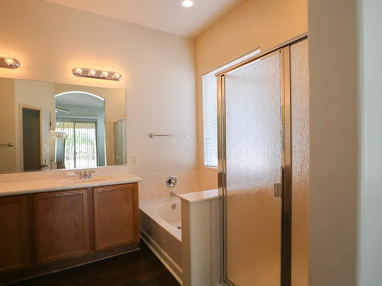 1022 W Blue Crest Dr — Photo 8