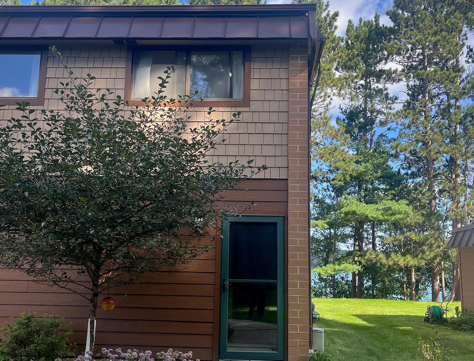 3 bed, 1550 sqft, $1,558 — Photo 1