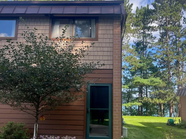 E1280 County Road Q APT 1, Waupaca, WI 54981
