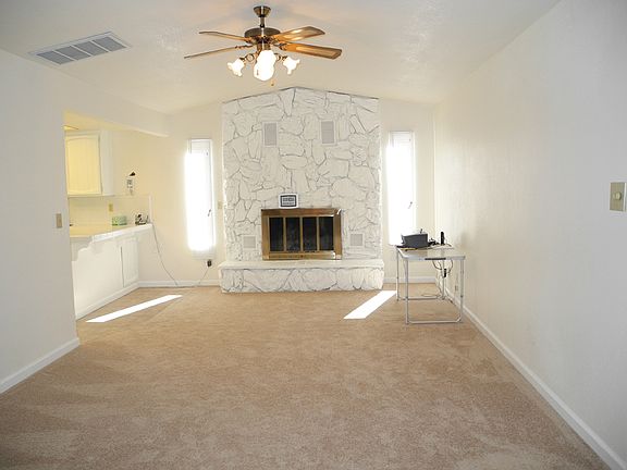 3rd image of 3221 Doe Ct