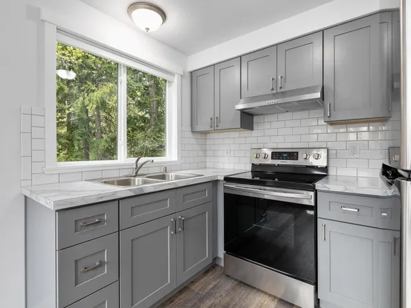 1037 W 18th St, Port Angeles, WA 98363