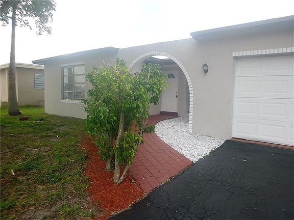 5th image of 9110 NW 24th St