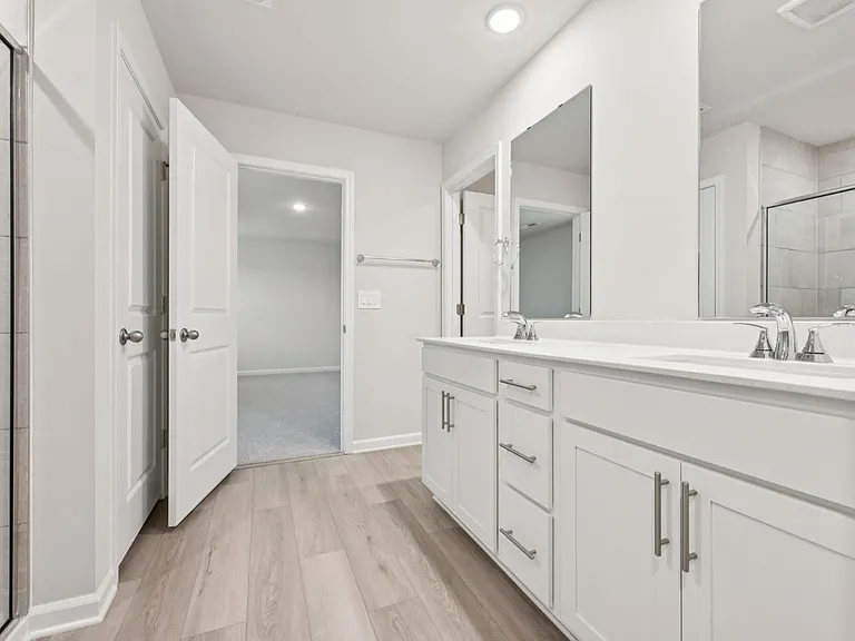 1041 Saint Lawrence Dr — Photo 22