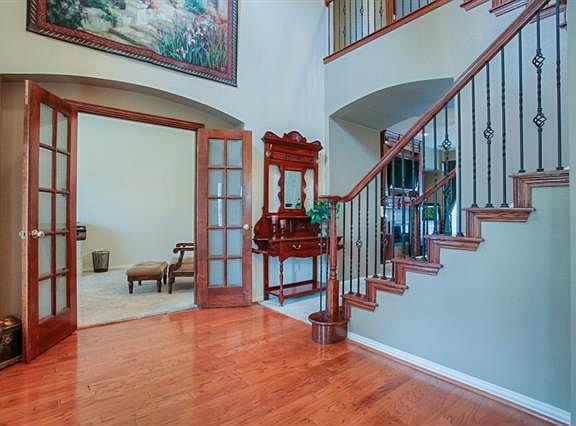 3rd image of 418 Shady Valley Dr