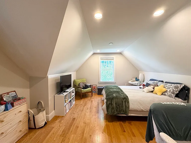 821 Winthrop Ave #2 — Photo 9