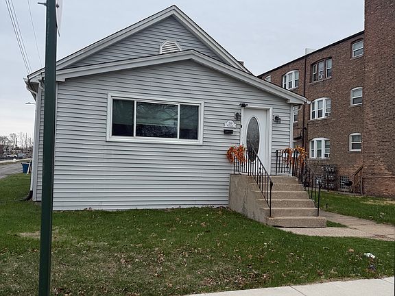 5th image of 268 Waltham St