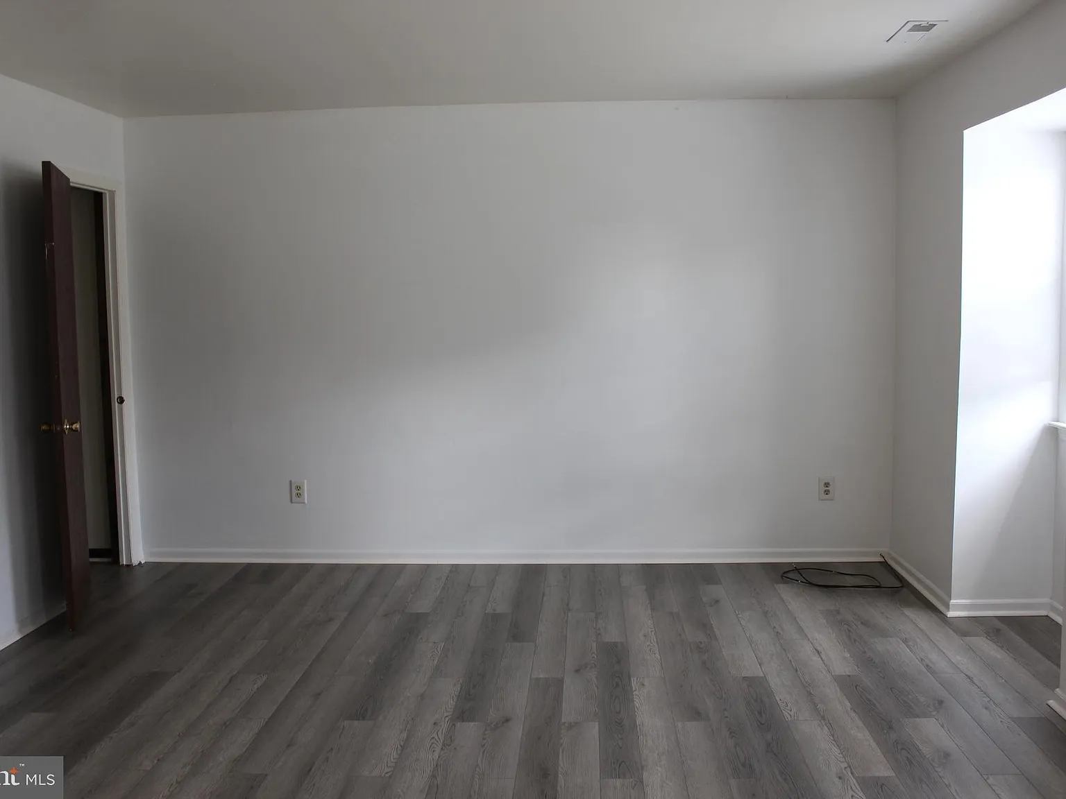2 bed, 900 sqft, $1,700 — Photo 2