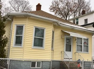 23 Sullivan St, Springfield, MA 01104