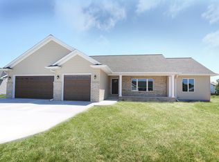 N978 Summer Breeze Ln, Greenville, WI 54942