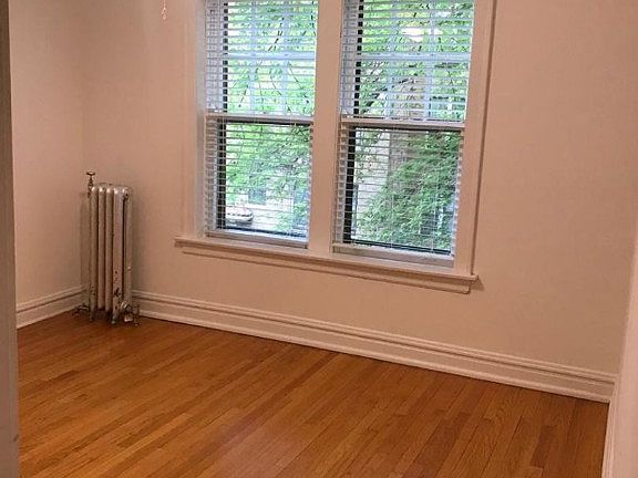 3rd image of 1600 W Granville Ave #6-01