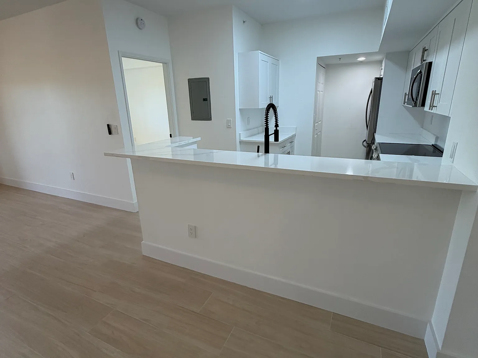 2 bed, 928 sqft, $2,200 — Photo 4