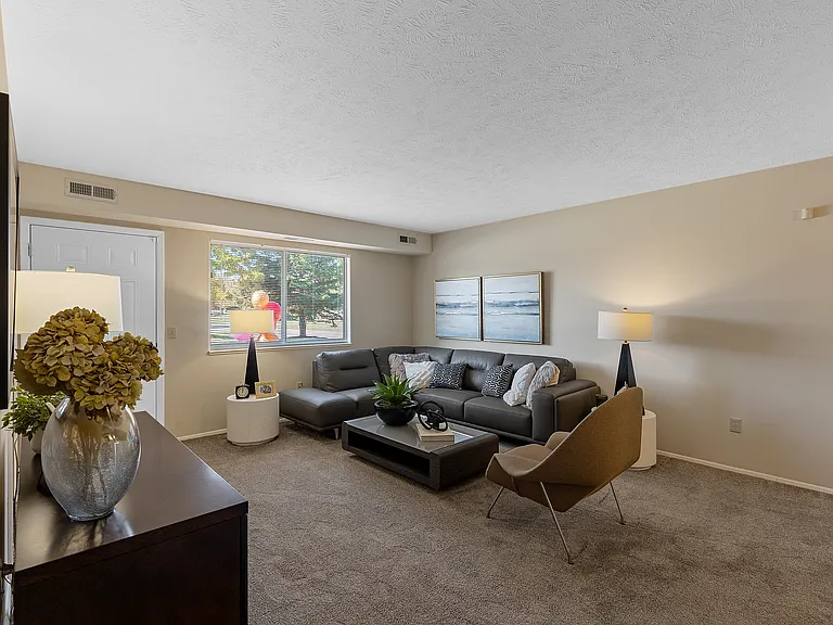 Tamarac Apartments — Photo 5