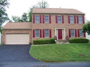 8810 Copper Leaf Way, Fairfax Station, VA 22039