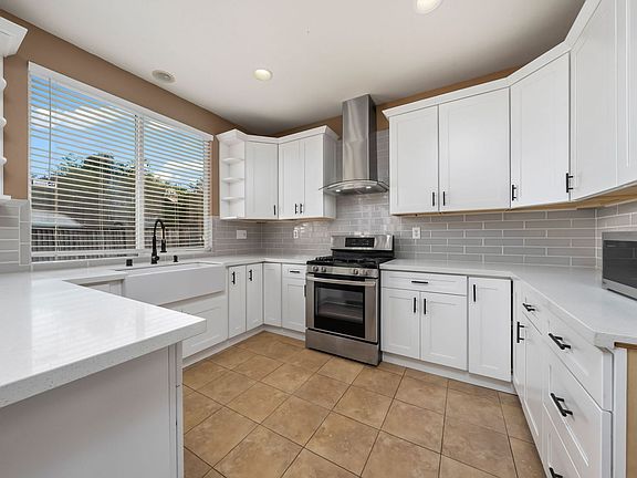 2nd image of 15 Mistyvale Ct