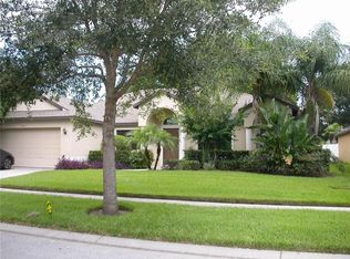 1910 Abbey Trace Dr, Dover, FL 33527