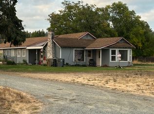 935 E Park St, Grants Pass, OR 97527