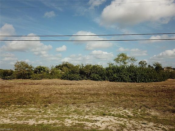 4th image of 913 NE 11th Ter