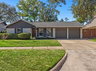 4135 Hill Oak Dr, Houston, TX 77092