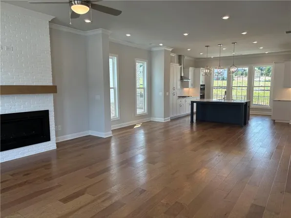 114 Stonehouse Dr, Cumming, GA 30040