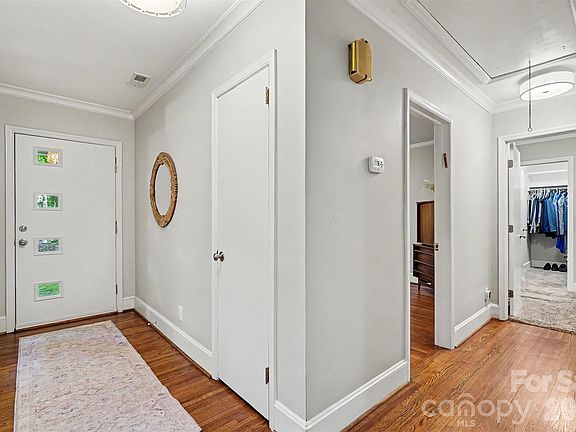 3rd image of 4400 Bellwood Ln