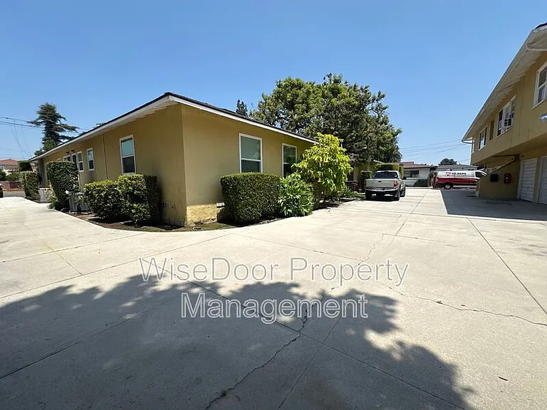 7838 2nd St — Photo 10