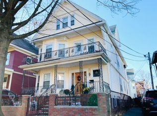 116 Belmont St #1, Somerville, MA 02143