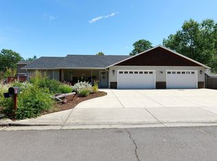 130 Holly St, Shady Cove, OR